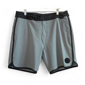 Laird Gray and Blue Flat Front Athletic Shorts‎ 32